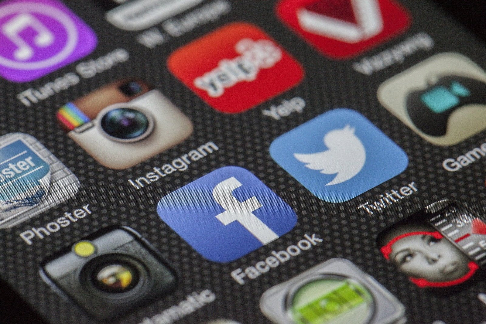Should You Make a Mobile App Yourself for Your Website?